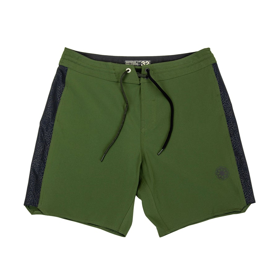 Le Bronz 18" Boardshort Rifle Green